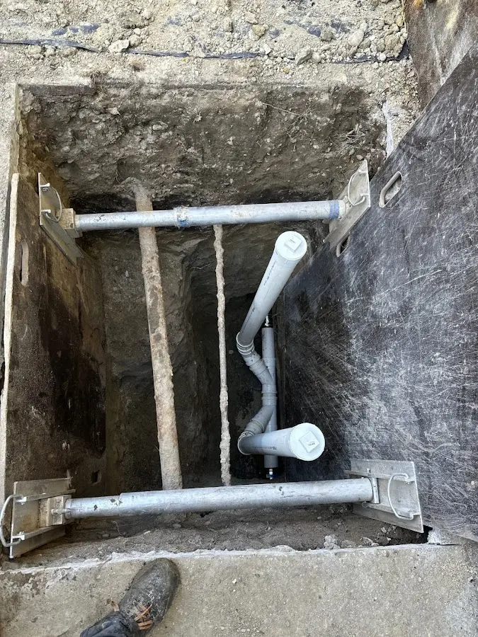 Experienced plumber completing Gas Line Repair work in Stonecrest